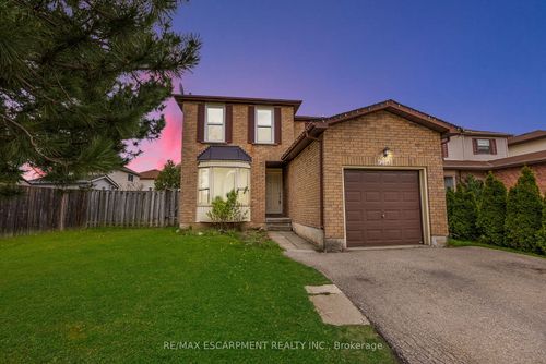 2465 Headon Forest Dr, Burlington, ON, L7M3L5 | Card Image