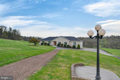 363 Davis Ln, NEW MARKET, VA, 22844-2228 | Card Image