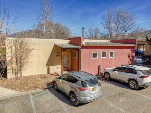 329 A Randall Ln, Taos, NM, 87571 | Card Image