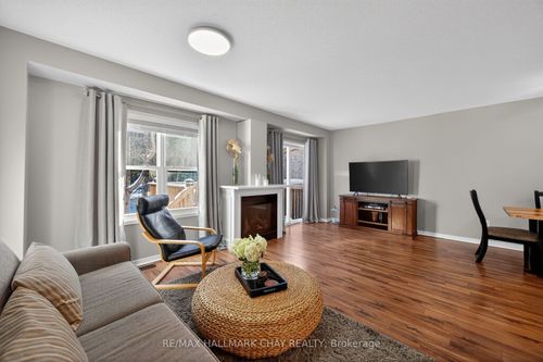 67 Parkside Cres, Angus, ON, L3W0K9 | Card Image