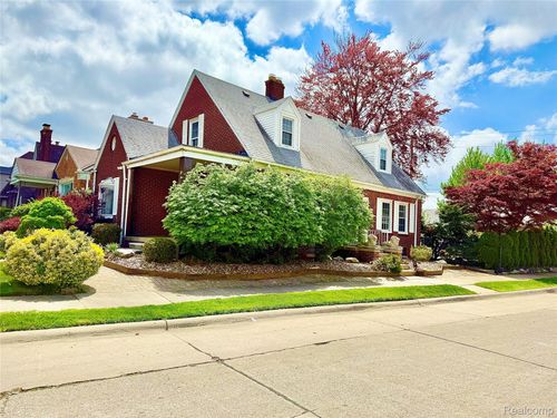 4775 Orchard Ave, Dearborn, MI, 48126-4600 | Card Image