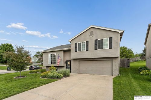 18932 U Street, Omaha, NE, 68135 | Card Image
