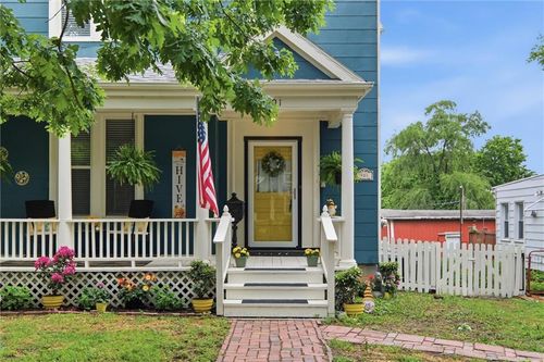 901 W White Oak St, Independence, MO, 64050-2630 | Card Image