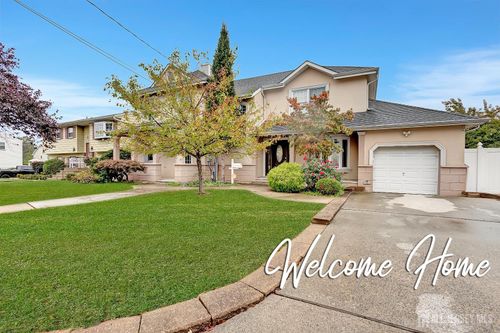 60 Crampton Ave, Woodbridge, NJ, 07095-3703 | Card Image