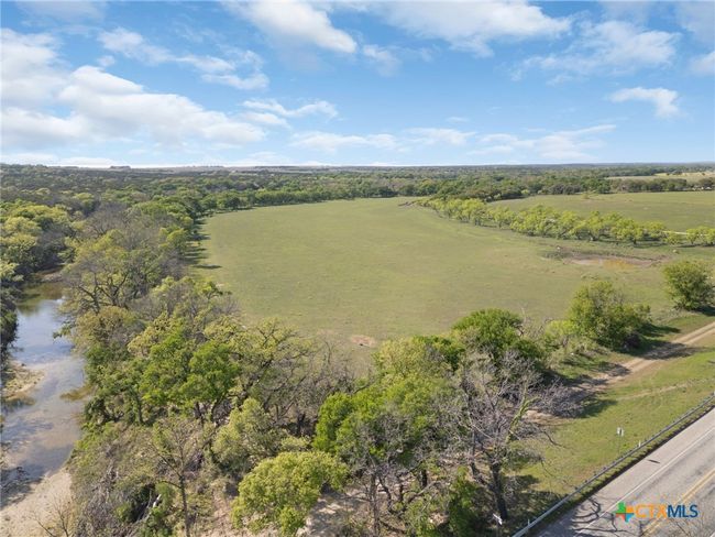 92 N Us Highway 281, Home with 3 bedrooms, 2 bathrooms and null parking in Lampasas TX | Image 15