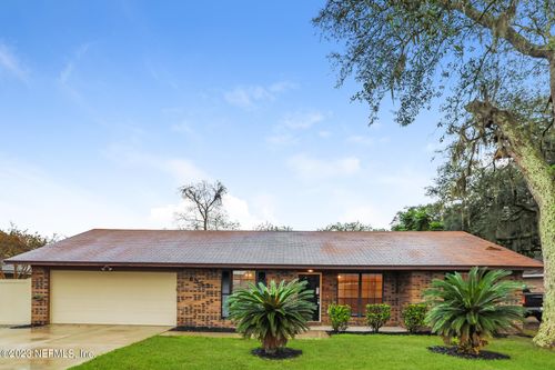 6353 Tree Top Cir W, Jacksonville, FL, 32244-7208 | Card Image