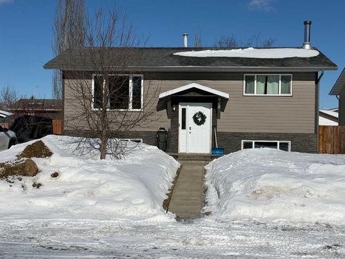 908 11 Ave Se, Slave Lake, AB, T0G2A3 | Card Image