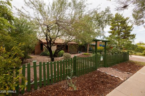 2017 N Laurel Ave, Phoenix, AZ, 85007-1410 | Card Image