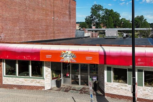 163 High St, Holyoke, MA, 01040-6504 | Card Image