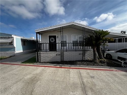 125 S De Soto Ln, Tustin, CA, 92780-7415 | Card Image