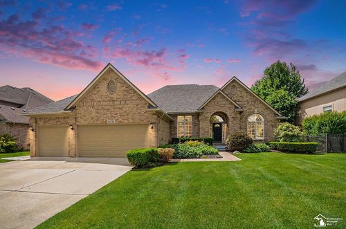 16732 English Garden Dr, Macomb, MI, 48042-1199 | Card Image