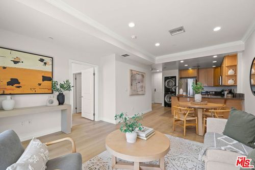 unit-203-3061 W 12th Pl, Los Angeles, CA, 90006-3195 | Card Image