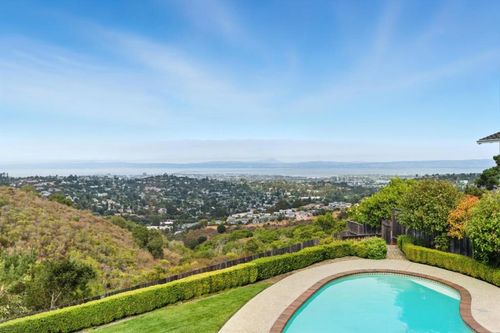 7 Somerset Ct, Belmont, CA, 94002-2923 | Card Image
