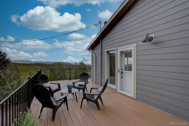 Enjoy cocktails on your deck | Image 38