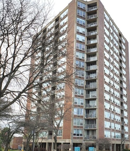 a1a-3925 Triumvera Dr, Glenview, IL, 60025 | Card Image