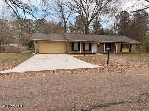 1953 Longwood Dr, Jackson, MS, 39212-2511 | Card Image