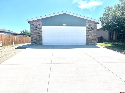 133 Castle Ave, Montrose, CO, 81401-4113 | Card Image