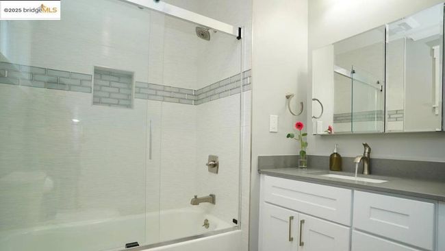 Main House Primary Bathroom | Image 12