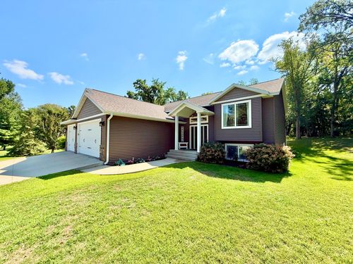 863 Whitetail Ln, Detroit Lakes, MN, 56501-4836 | Card Image