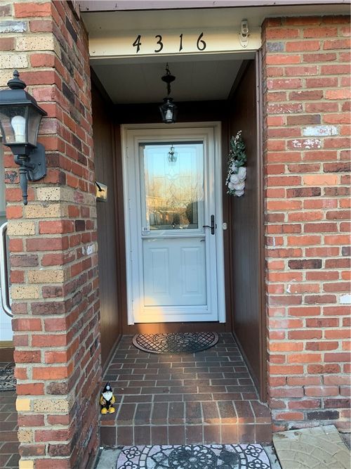 4316 Hemlock Cir, Allison Park, PA, 15101-2122 | Card Image