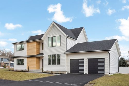 27 2nd St, Natick, MA, 01760-2617 | Card Image