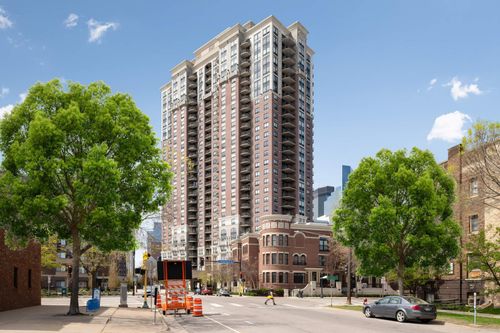 407-500 E Grant St, Minneapolis, MN, 55404-1428 | Card Image