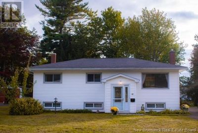 48 Lindsay St, House other with 3 bedrooms, 2 bathrooms and null parking in Riverview NB | Image 1