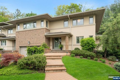 22 Fox Run Rd, Allendale, NJ, 07401-1626 | Card Image