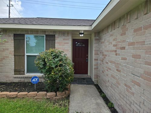 2318 Green Valley Dr, Deer Park, TX, 77536-6614 | Card Image