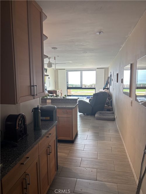 unit-106-4667 Ocean Blvd, San Diego, CA, 92109-2422 | Card Image