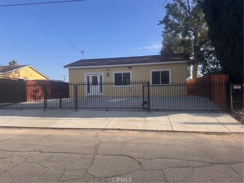 7410 San Francisco, Highland, CA, 92346 | Card Image