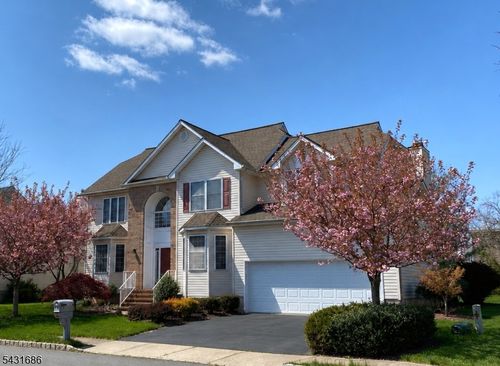 22 Muirhead Ct, Belle Mead, NJ, 08502-4318 | Card Image