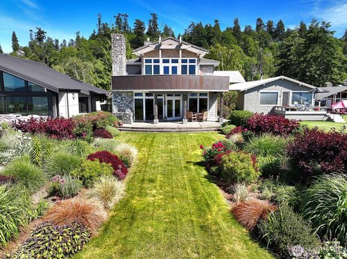 7532 Maxwelton Beach Ln, Clinton, WA, 98236-9256 | Card Image