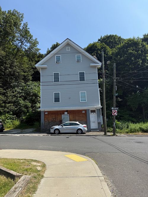 210 Bishop St, Waterbury, CT, 06704-3300 | Card Image