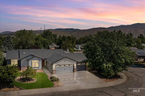 2738 E Mendota Dr, Boise, ID, 83716-6889 | Card Image