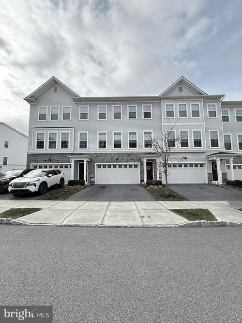 214 Red Leaf Ln, EXTON, PA, 19341-2389 | Card Image