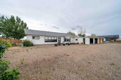 614 3 Avenue, Dunmore, AB, T1B0J9 | Card Image