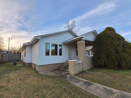 1305 Gordon Dr, Sheffield, AL, 35660-7425 | Card Image