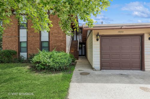 205-19201 Pine Dr, Country Club Hills, IL, 60478-5837 | Card Image
