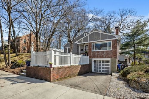 25 Clearwater Rd, Chestnut Hill, MA, 02467-3706 | Card Image