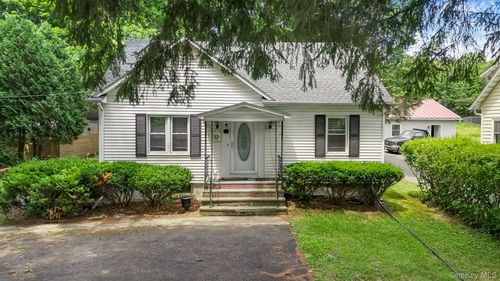 19 N Ohioville Rd, New Paltz, NY, 12561-3401 | Card Image