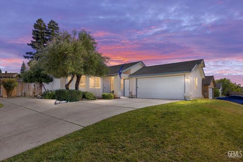 6305 Wolfe Creek Dr, Bakersfield, CA, 93306 | Card Image