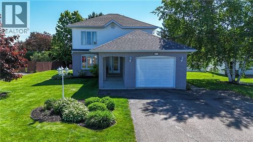 47 St Onge St, House with 4 bedrooms, 3 bathrooms and null parking in Grand-Sault/Grand Falls NB | Card Image