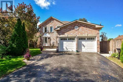 24 Grand Forest Drive, Barrie (Bayshore), ON, L4N7E8 | Card Image