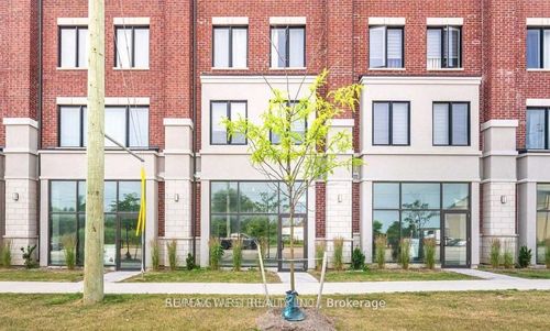 13-220 Dissette St, Bradford, ON, L3Z3G8 | Card Image