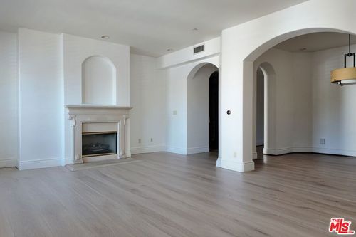 203-137 S Spalding Dr, Beverly Hills, CA, 90212-3607 | Card Image