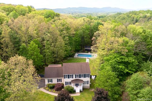 3 Hickory Hill Ln, Stone Ridge, NY, 12484 | Card Image