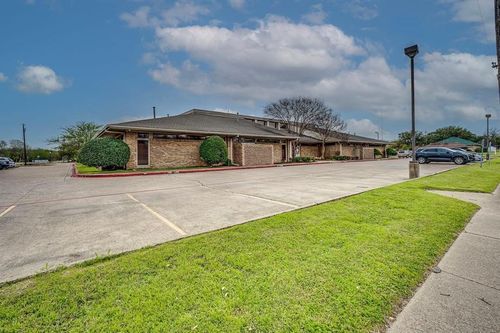ste-103-601 S Clay St, Ennis, TX, 75119-5771 | Card Image