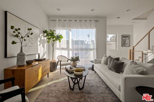 6118 N Marbella Pl, Los Angeles, CA, 90038-2469 | Card Image