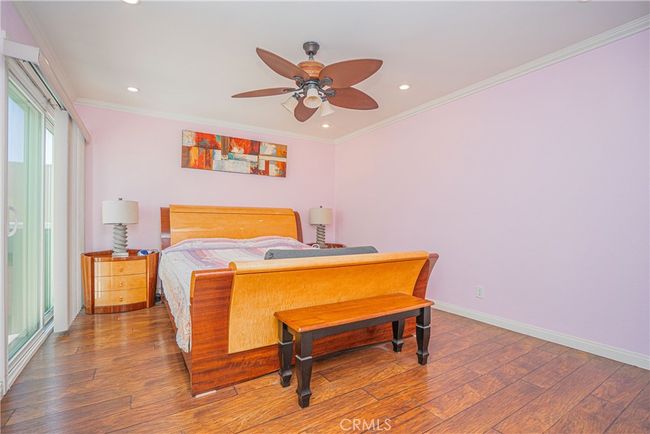10712 Knott Ave, Condo with 2 bedrooms, 2 bathrooms and 2 parking in Stanton CA | Image 11